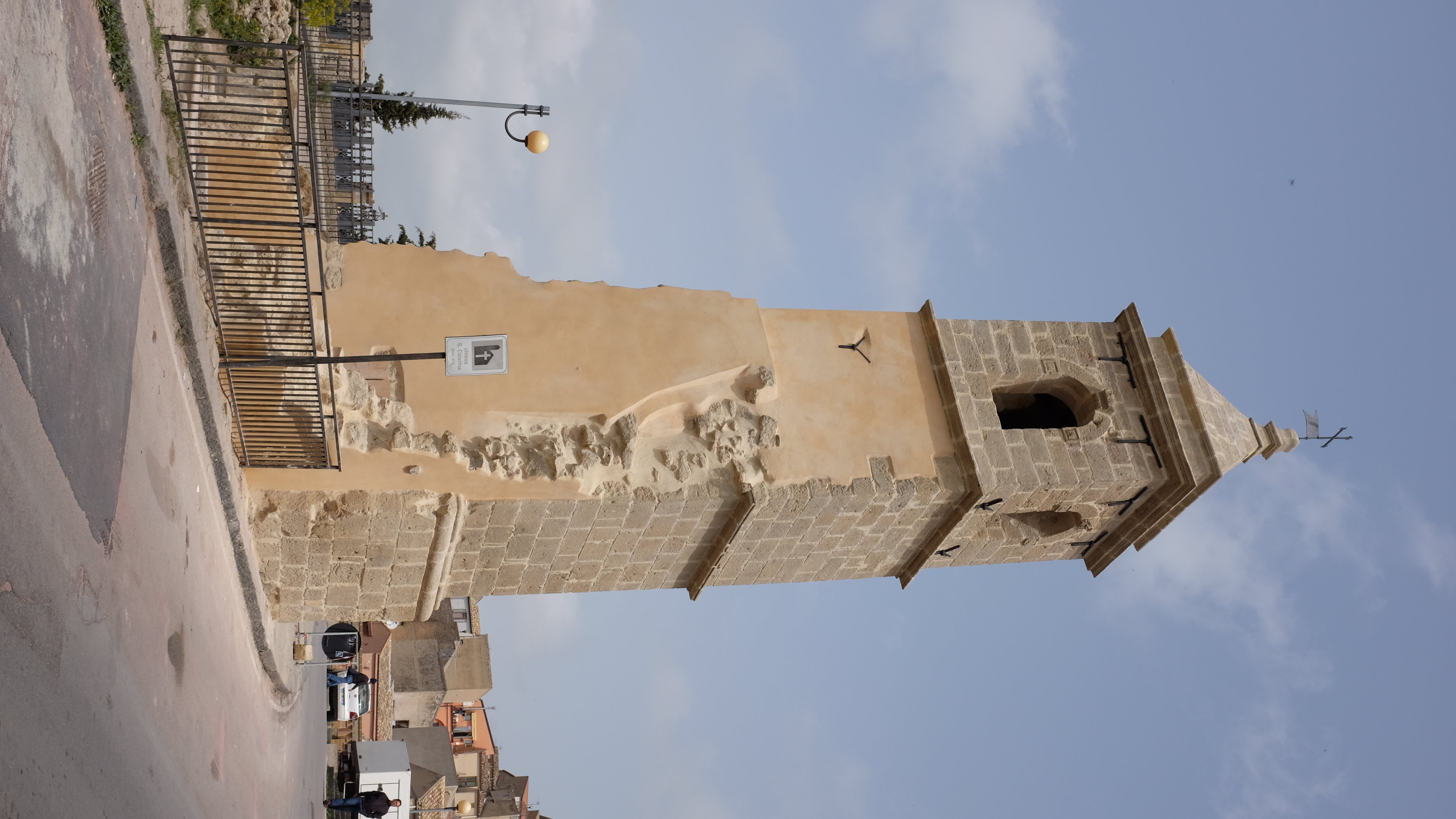 Prospetto ovest del campanile di Santa Caterina